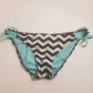 Hula Honey sz L Black White Chevron Bikini Bottoms